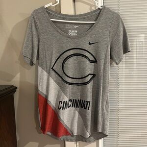 Nike Cincinnati Reds shirt